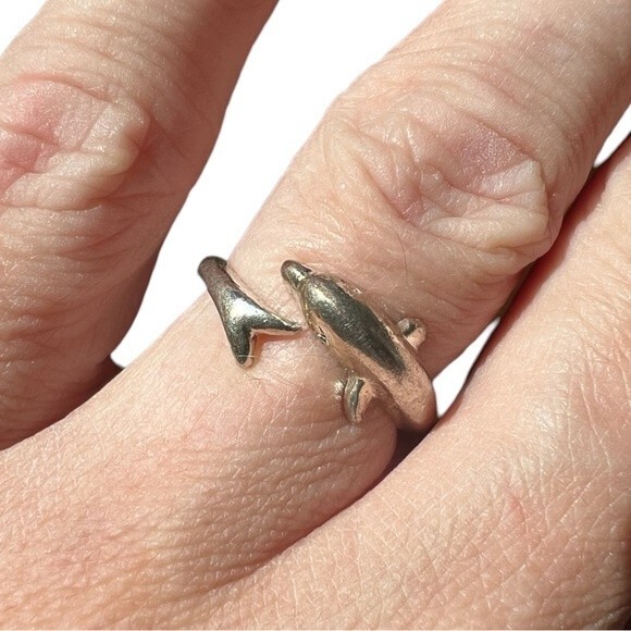 Vintage Dolphin Ring & Mother of Pearl Dolphin Link Bracelet Set - Picture 10 of 12